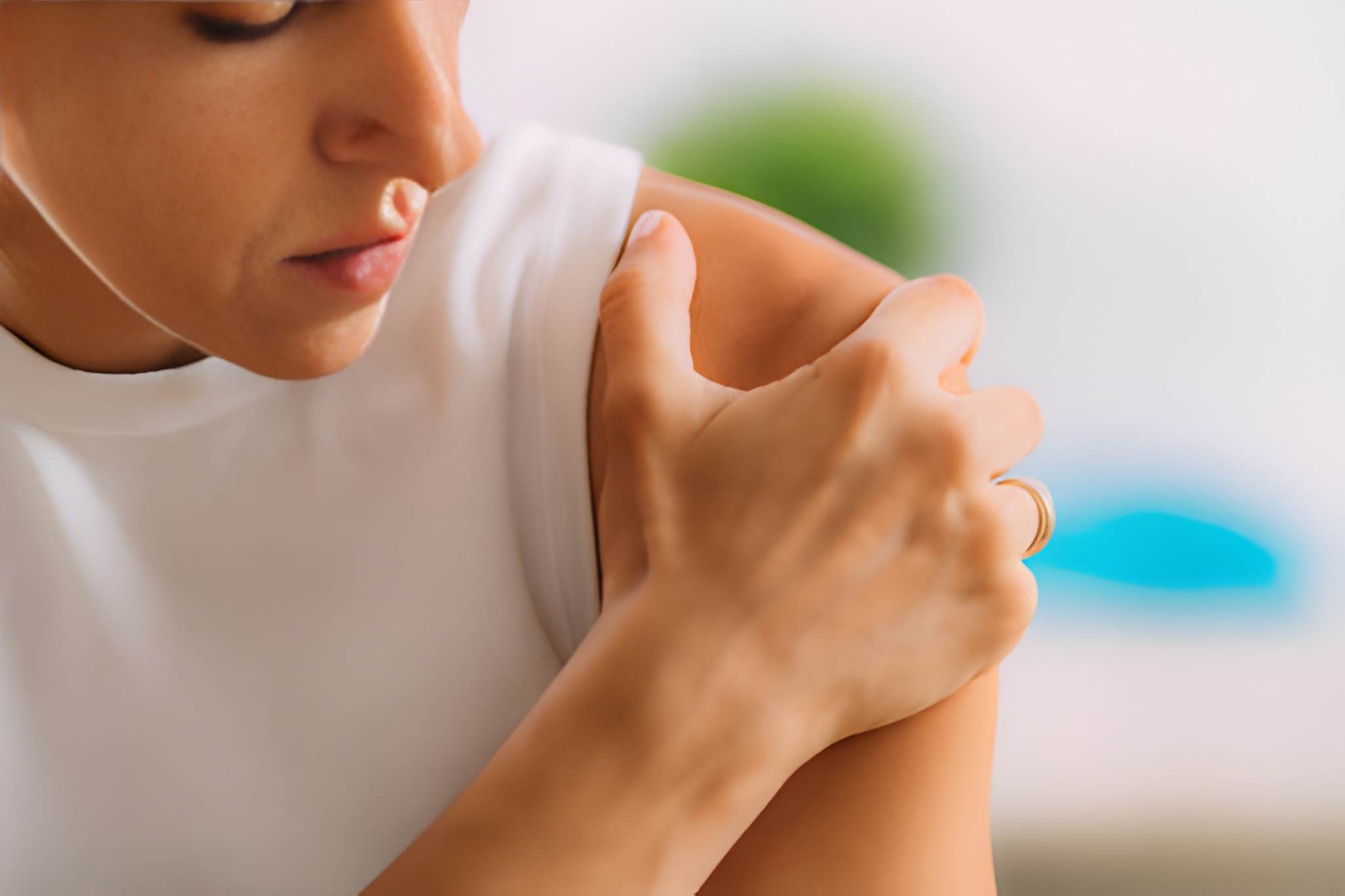 Frozen Shoulder: Why Early Treatment Matters